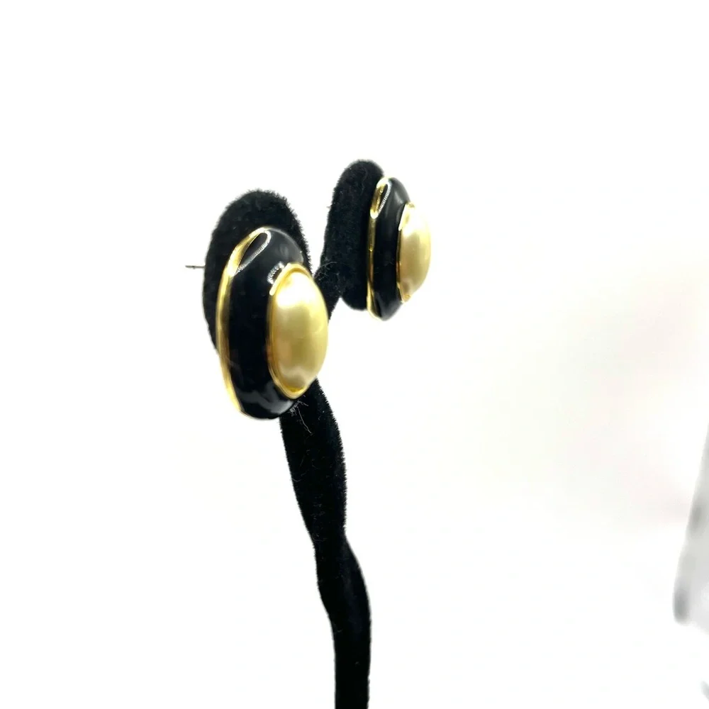 Kenneth Jay Lane Black Resin Earrings with Gold Pearl Centers - Picture 5 of 14
